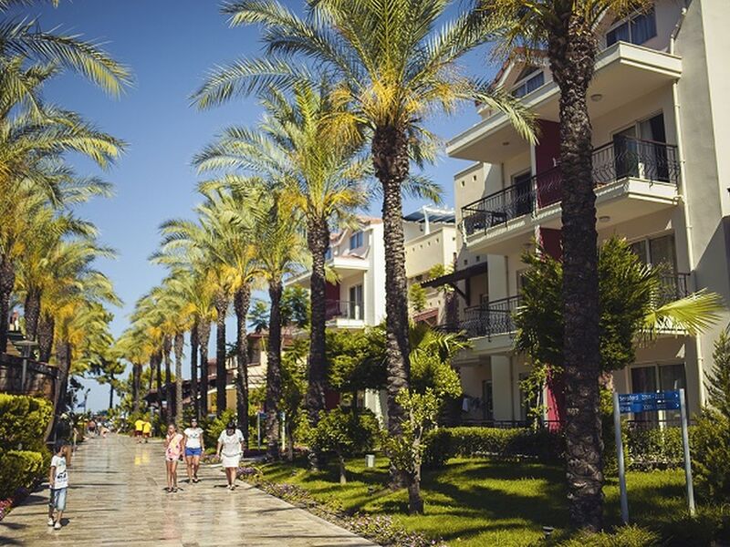 Crystal Aura Beach Resort & Spa 