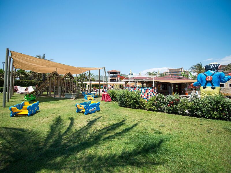 Crystal Family Resort 