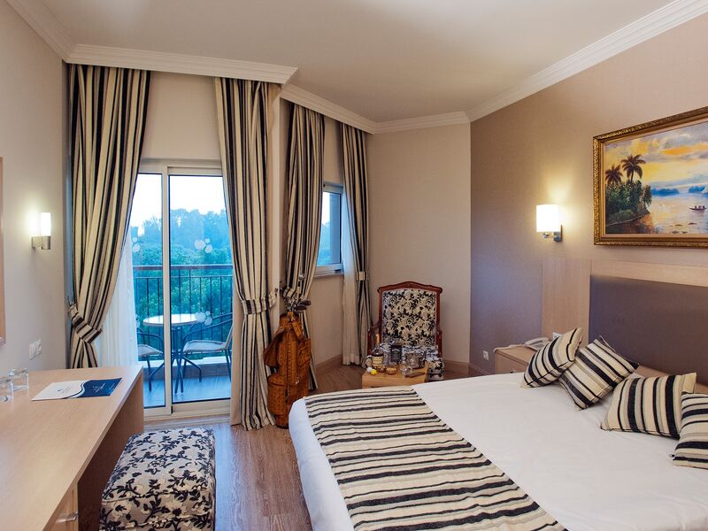 Crystal Tat Beach Golf Resort & Spa 