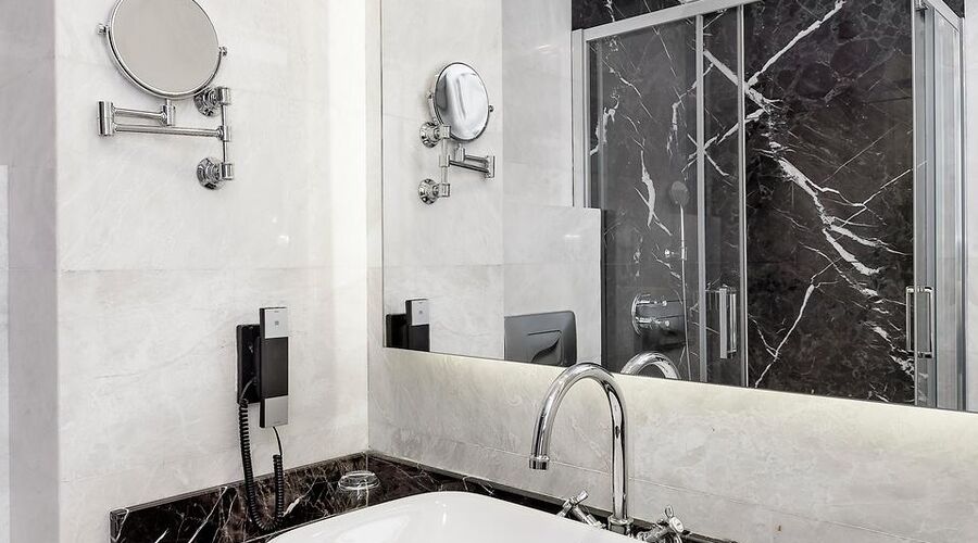 Les ambassadures Hotel & Casino