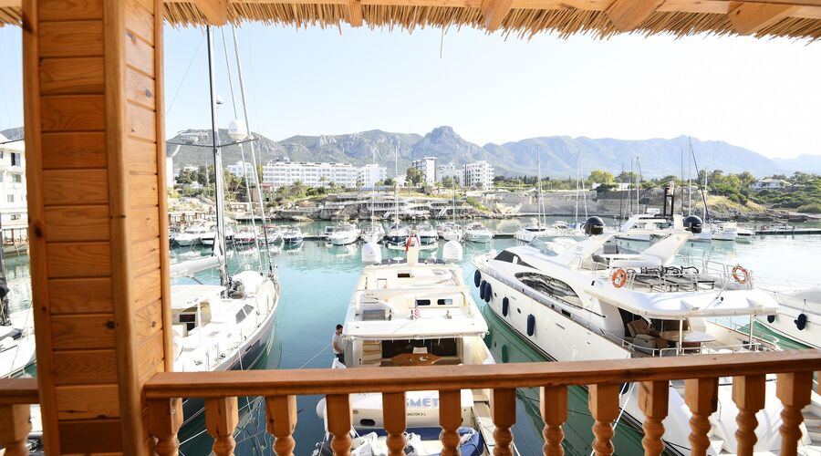 Les ambassadures Hotel & Casino