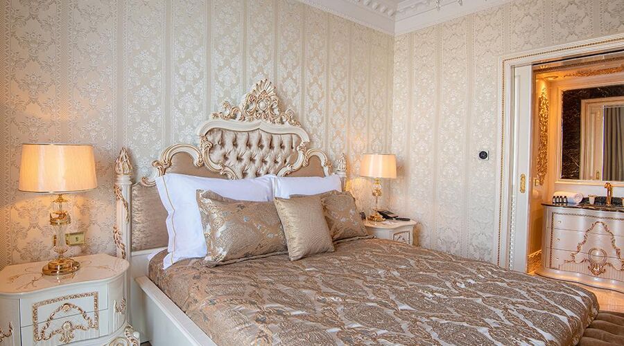 Les ambassadures Hotel & Casino