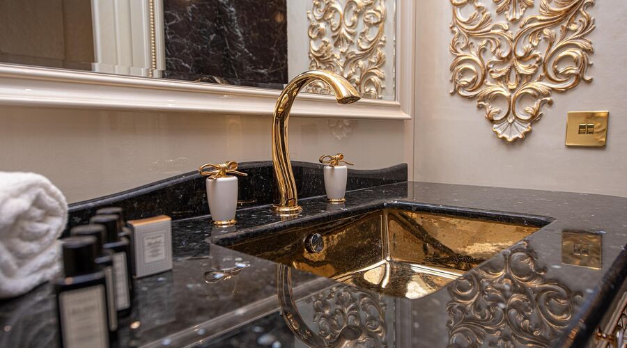 Les ambassadures Hotel & Casino