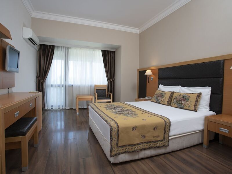 Perre Art Hotel Resort Spa