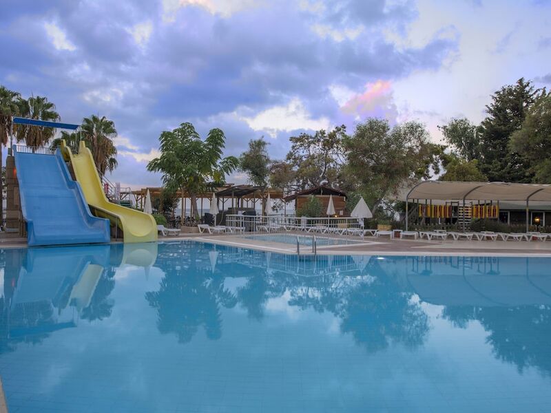 Armas Green Fuğla Beach